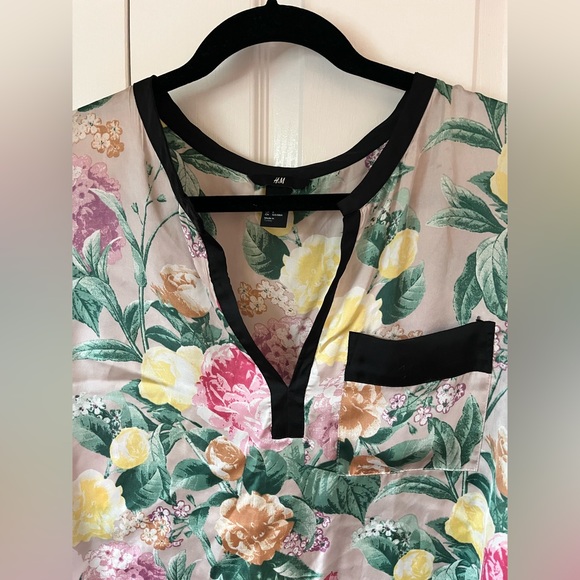 H&M multicolored camisole top with deep front slit - Picture 2 of 6